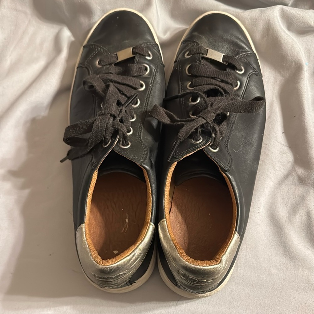 Ugg Milo Leather Sneaker